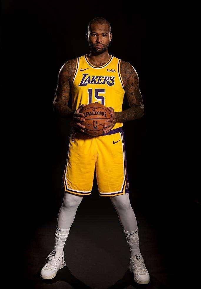 浓眉赛后视频连线大表妹,考神有望拿到一枚总冠军戒指_考辛斯