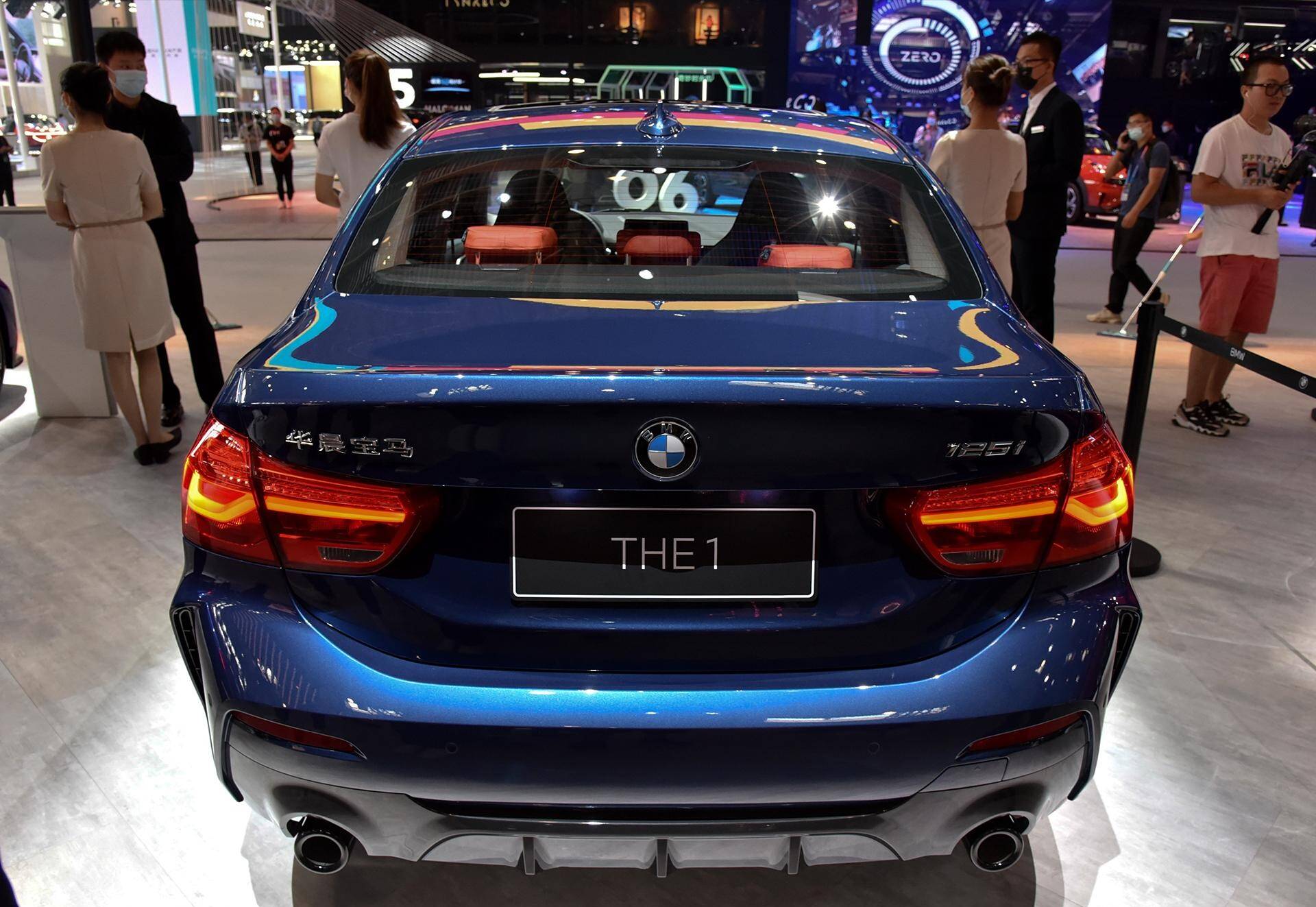 2021款宝马1系亮相,预售20.38万,网友:瞬间感觉奥迪a3更香了!