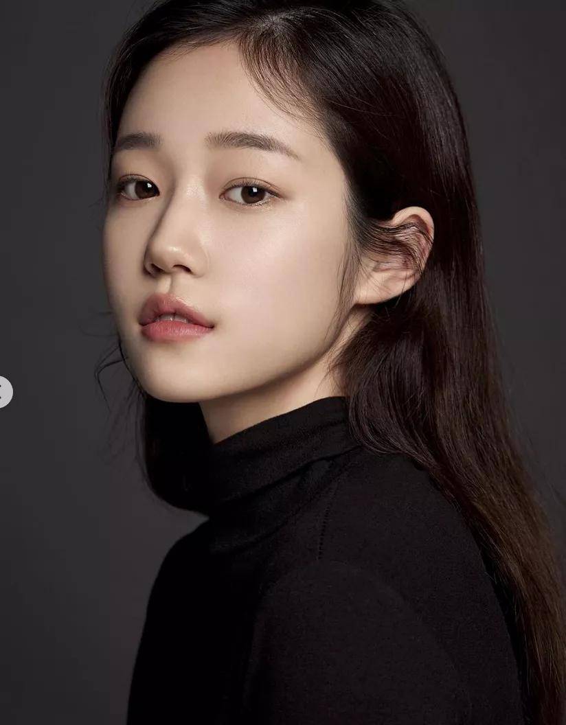 99年的奶萌猫系脸,美得让人心痒.