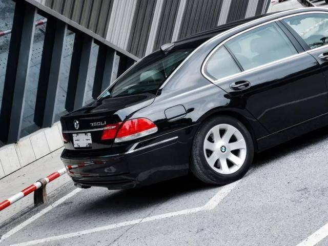 入手2005年宝马7系,班戈作品,v8引擎,多少钱合适?
