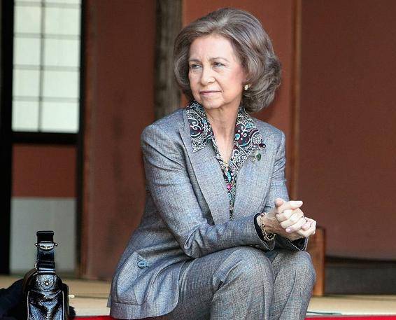 西班牙王后索菲亚美貌不输戴安娜花心丈夫国王却见一个爱一个