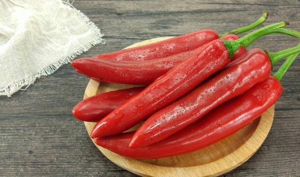 你知道红尖椒的功效吗?功效虽大,但是这类人可千万不能碰哦!