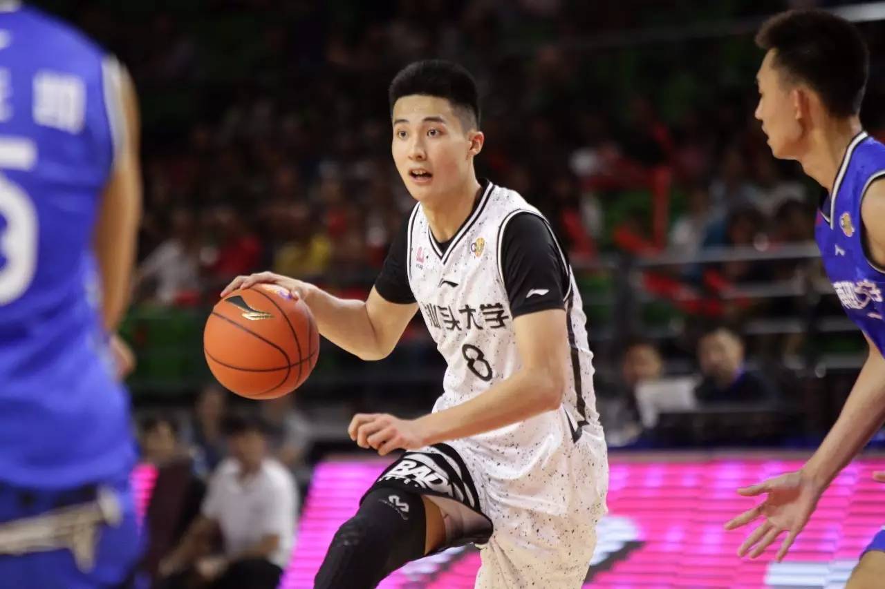 在第二季当中,朱松玮可以说是天赋比较好的一名球员了,作为汕大的核心