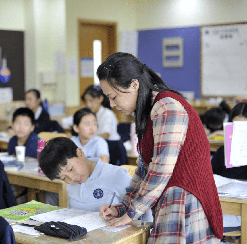 徐筱雨 初中部双语数学老师/班主任 徐筱雨老师拥有美国爱荷华州立