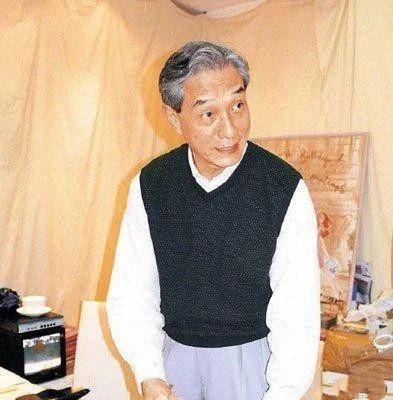 陈曜旻曾经也是一名演员,和四哥谢贤,刘嘉玲同属一家公司,但他只拍过