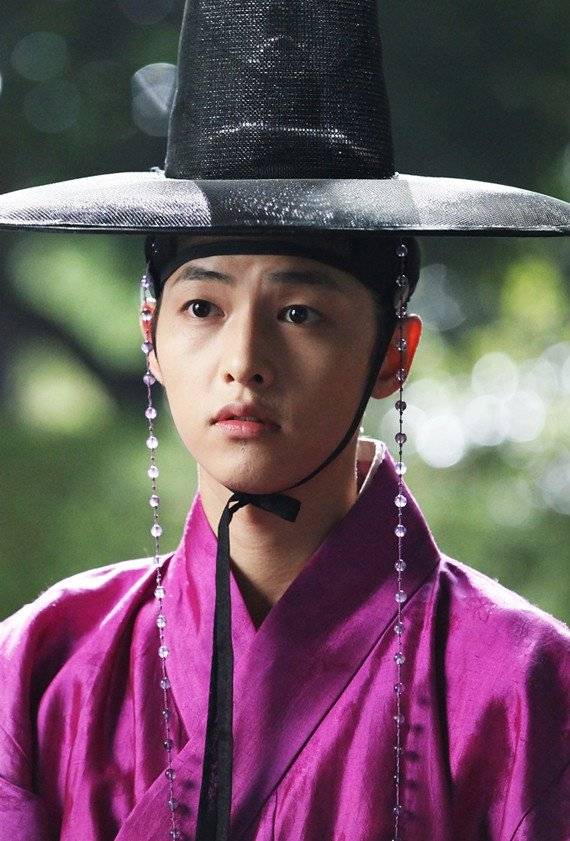 dc票选「最适合古装的男演员top10」结果出炉,古装花美男朴宝剑,宋仲