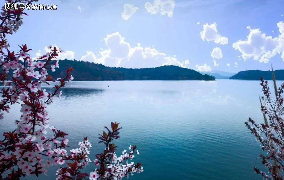 山抱水,水漫山,山衬水,水映山,山水一色,水乳交融的天然画卷