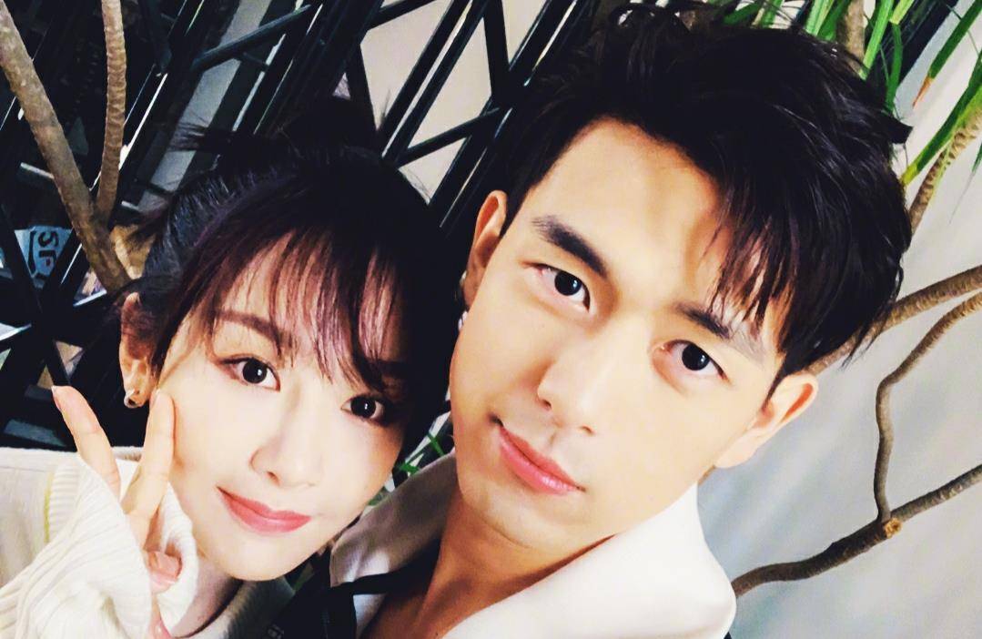 男女主依然没有刻意拆cp,反而保持了友好的互动