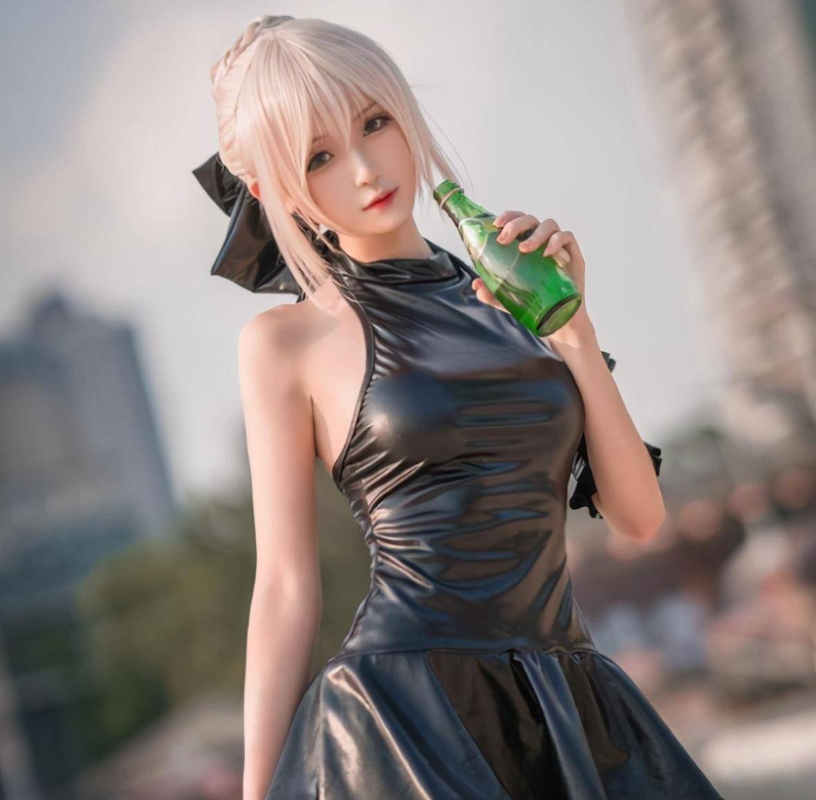 原创腐团儿玩cos有玄学忽大忽小很神秘晴子平平纲手却很凸出