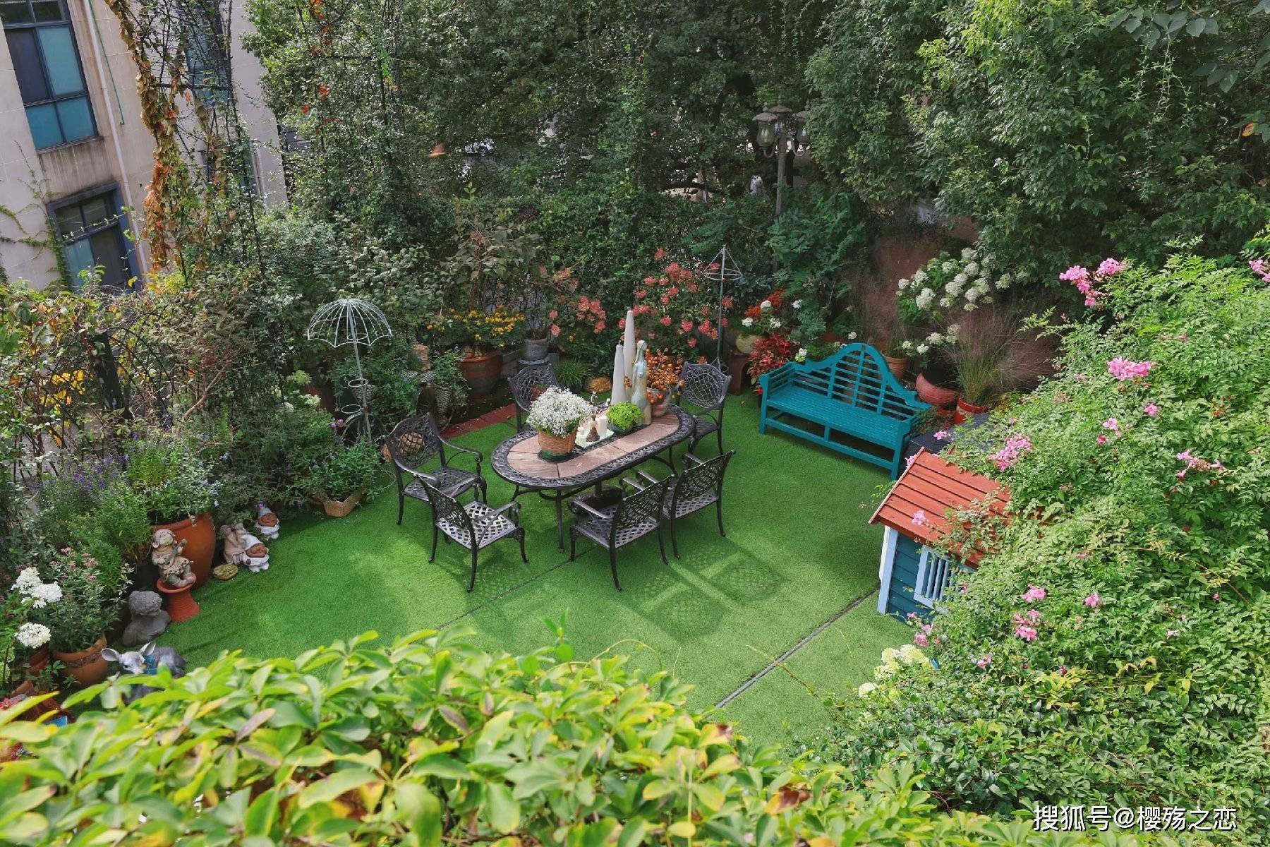 杭州有个网红花园,乍一看像威廉古堡,进去后却是爱丽丝梦游仙境