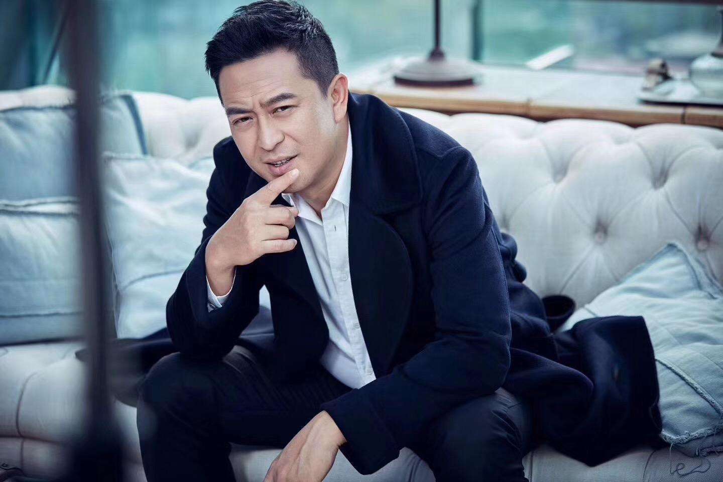 原创52岁董勇跟风张嘉益改名改完不到一个月后悔称年过半百瞎折腾