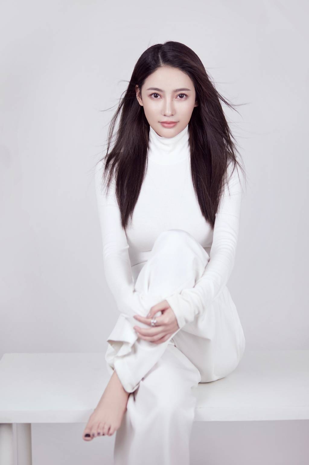 《瞄准》在热播中,被付美眼神撩到了,原来换个风格