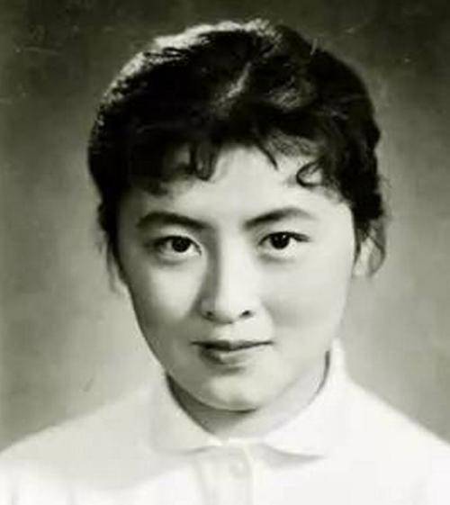 两部电影爆红一生却突患精神病揭秘50年全国最火女演员阿诗玛杨丽坤