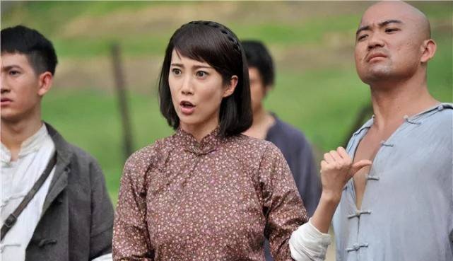 他的母亲贺满姑是大名鼎鼎的贺元帅的妹妹.