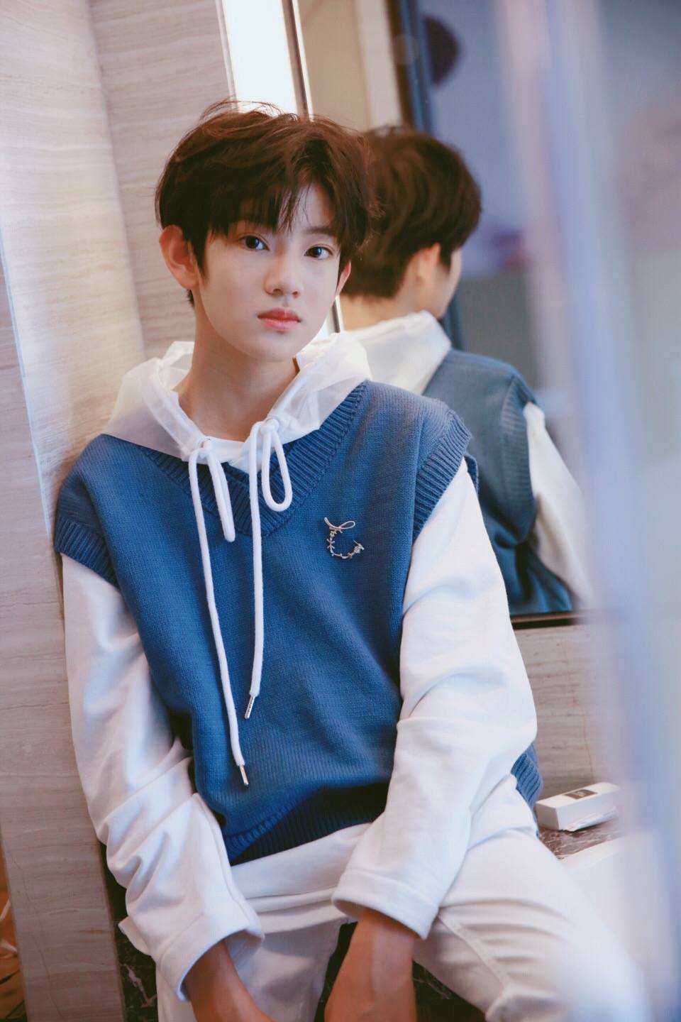 原创16岁少年艺人口出不雅言语张铭浩一个连粉丝都不挺的偶像