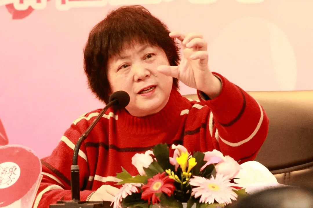 离开老娘舅的柏万青下岗再就业变身红娘组织相亲活动