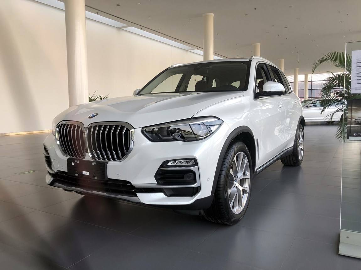 宝马x5 xdrive30i x设计套装 白外摩卡