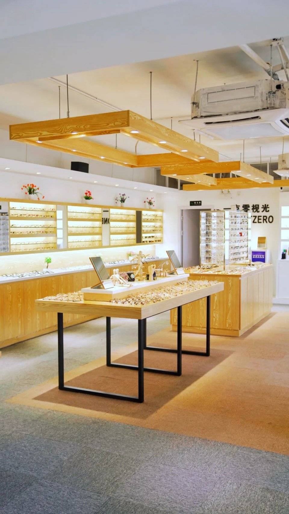 日系高空眼镜博物馆,1000 种欧美日韩镜架!