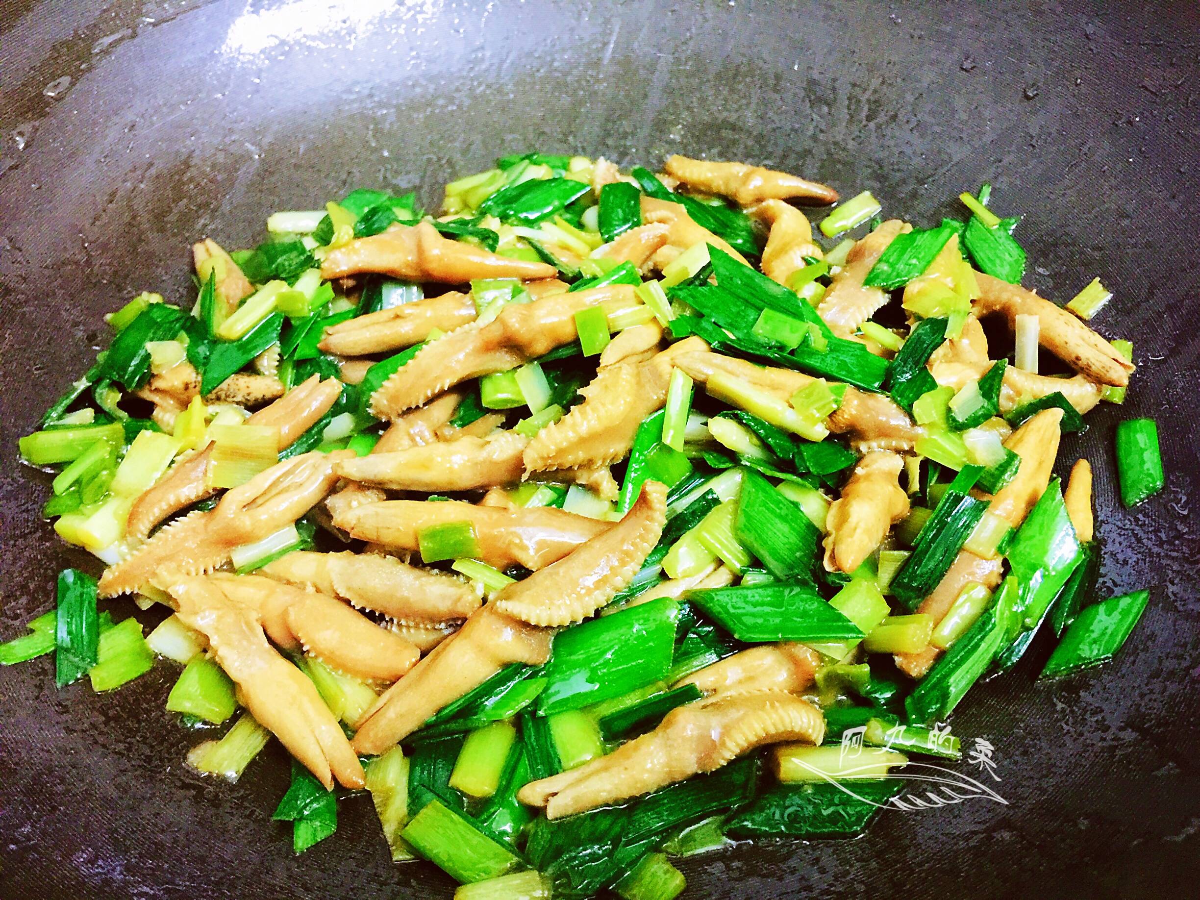 这海鲜十分难得,40几块钱一斤,许多人都没见过,更别说是吃过了_狗螺