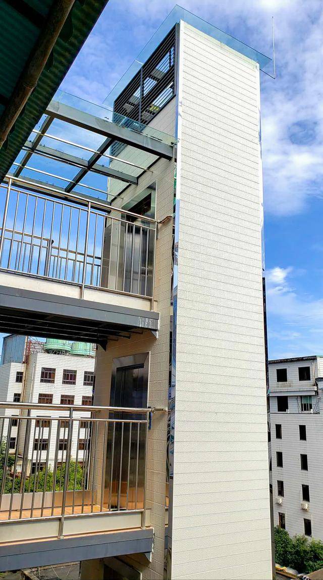 老旧小区加装电梯政府补贴20万元成都一小区老年朋友圆了电梯梦
