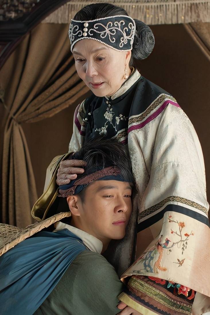 原创归亚蕾20岁出道4夺金马奖影后与初恋结婚54年76岁恩爱如初