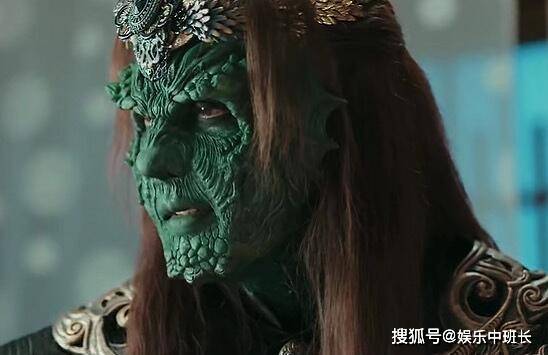 大鱼扮演者是韩栋,但是海神焱的扮演者另有其人,海神是由肖向飞扮演的