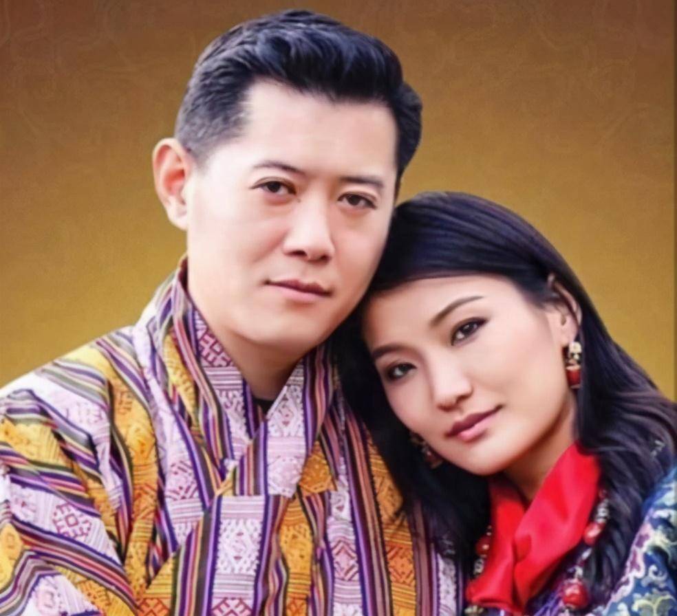 不丹国王夫妇婚姻破灭!40岁国王登基14周年庆,王后拒绝同框