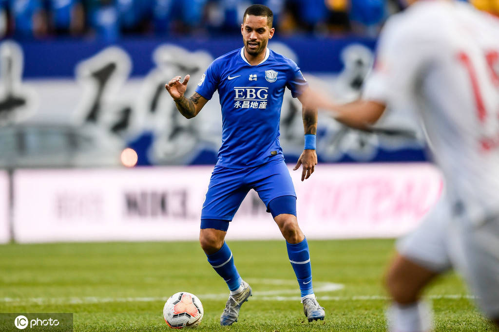 高清:深足2-2永昌 普雷西亚多建功开心庆祝