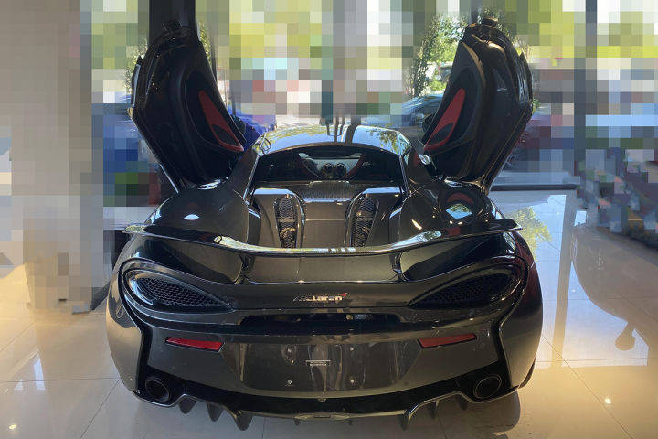 两年的迈凯伦570s卖230万客户优惠完先做个脱油大保健