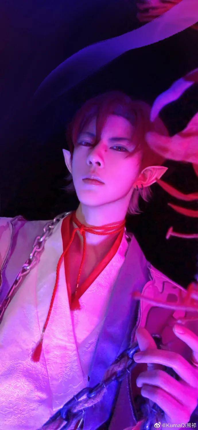 熊祁老攻cos鬼童丸,那个眼神和笑容,一秒俘获了我的心