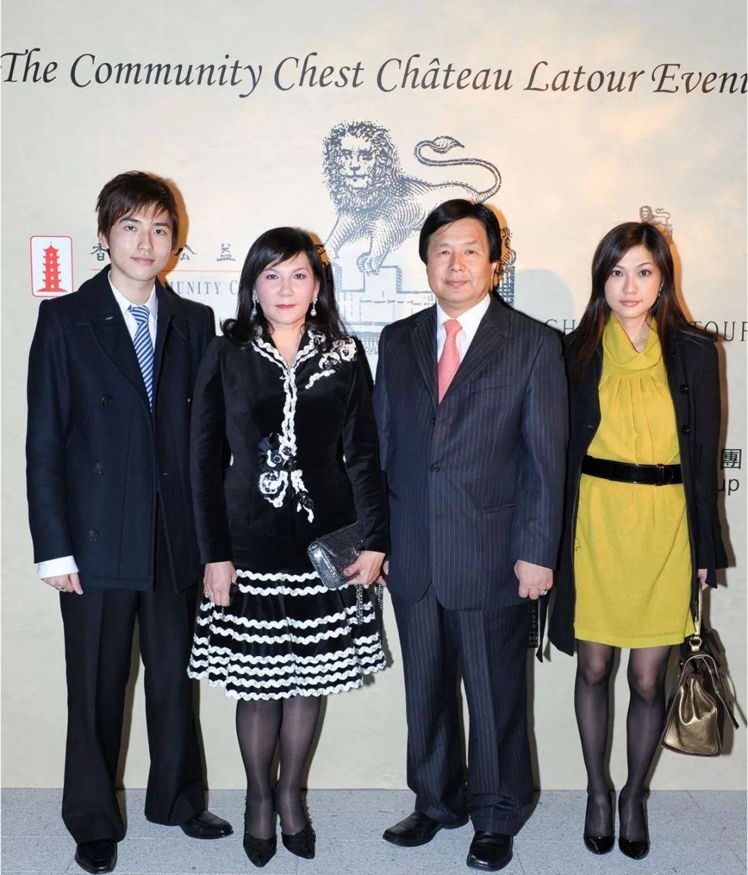 香港贵妇获何超琼同类荣誉,生出最帅富二代儿子,对付小三却没招