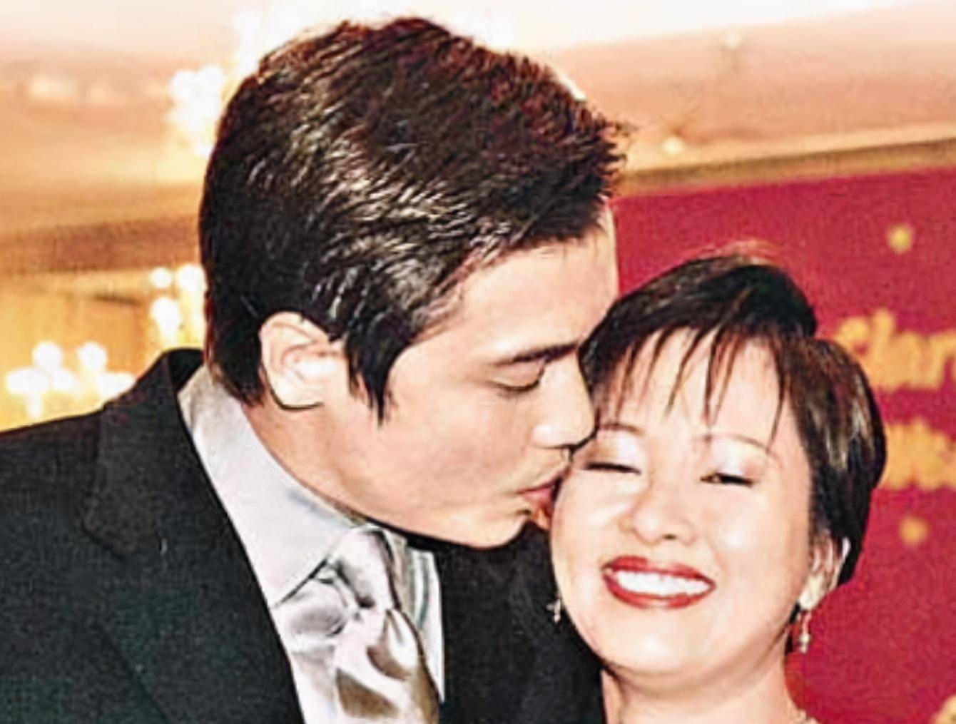 为娶小12岁娇妻,罗嘉良净身出户,如今对前妻母子不闻不问?_方敏仪