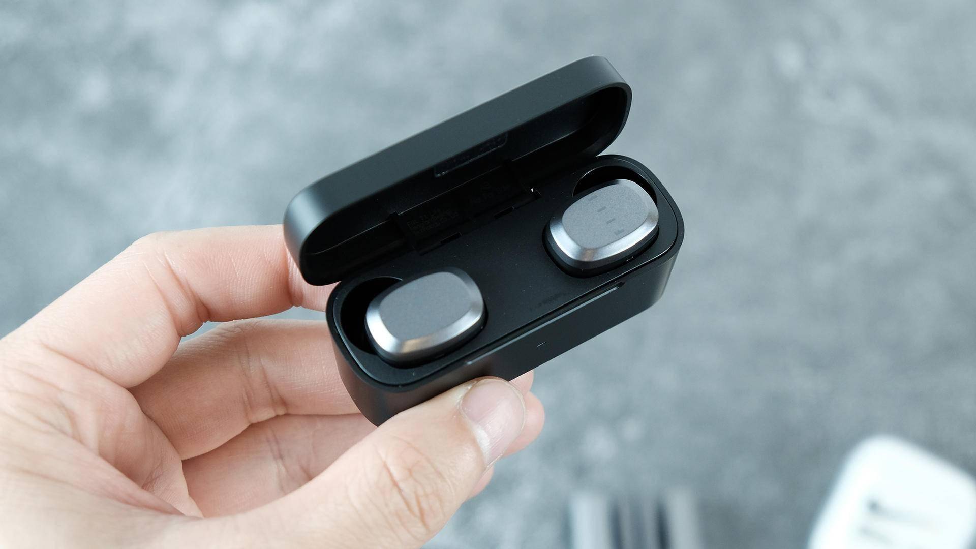 之前有体验过fiil cc2真无线蓝牙耳机,在百元蓝牙