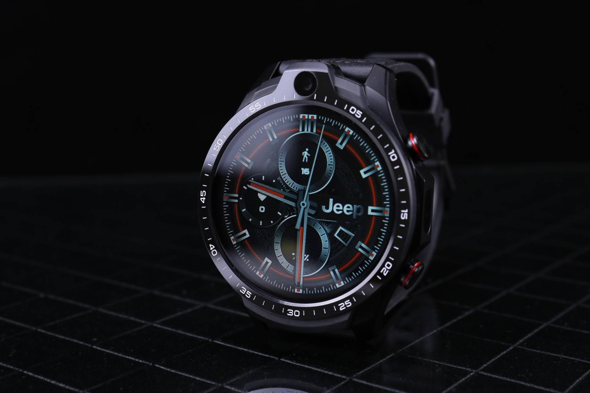 能戴在手腕上的手机jeep黑骑士智能手表