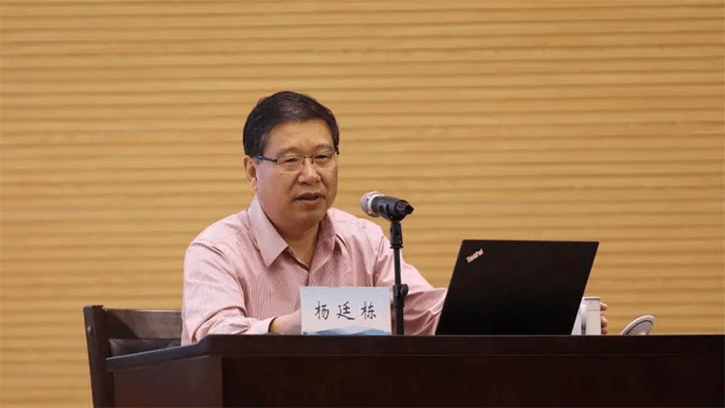 公开资料显示,杨廷栋,1960 年5月出生,江苏宿迁泗阳人,现任江苏洋河