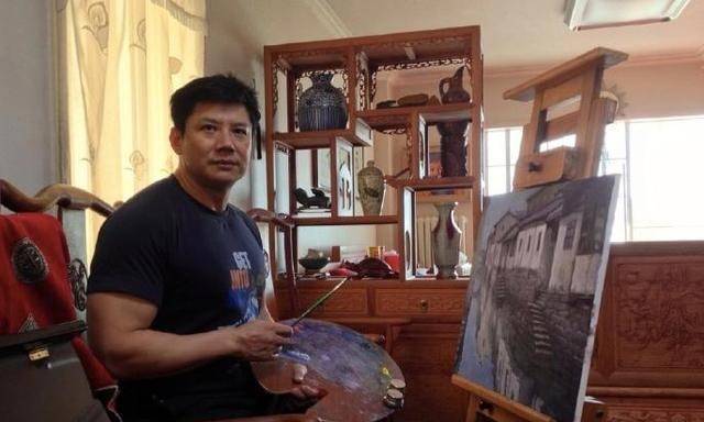 这位大块头演过水浒传还有大才能书画造诣不低头衔不少