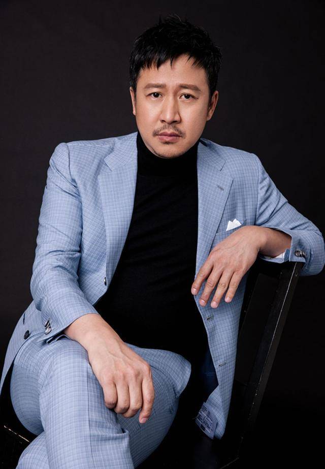 大器晚成的他因士兵突击走红二婚娶小7岁娇妻如今超幸福