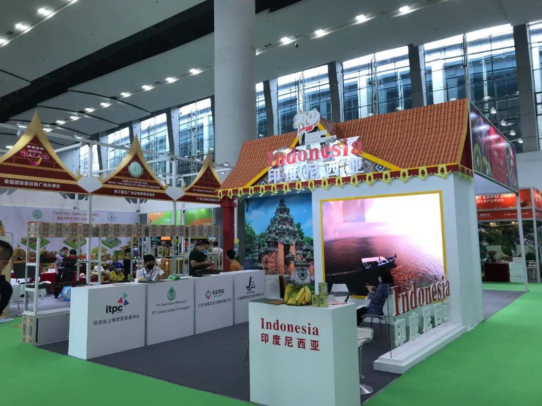 深入了解展会上琳琅满目的桂品,感受到水果产业的"满汉全席",与国内外