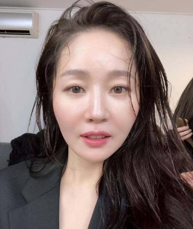 想结婚的女人》正式回归电视荧屏,并且在同年拿下了演员部门的优秀奖