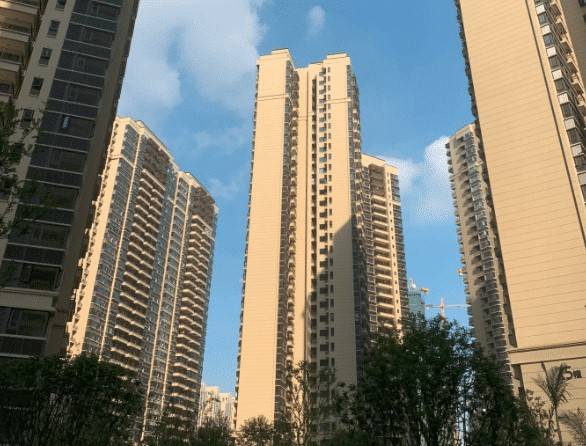 实拍广西密度最大的楼房层层叠叠密密麻麻