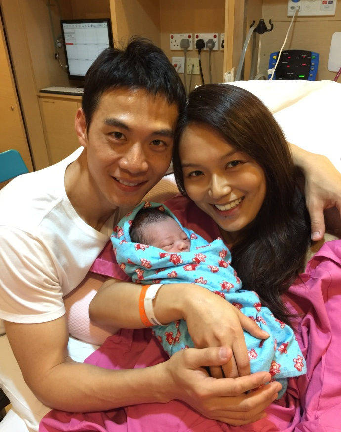 长相帅气,34岁拿视帝,娶小7岁漂亮老婆,如今儿女双全成赢家_戚玉武