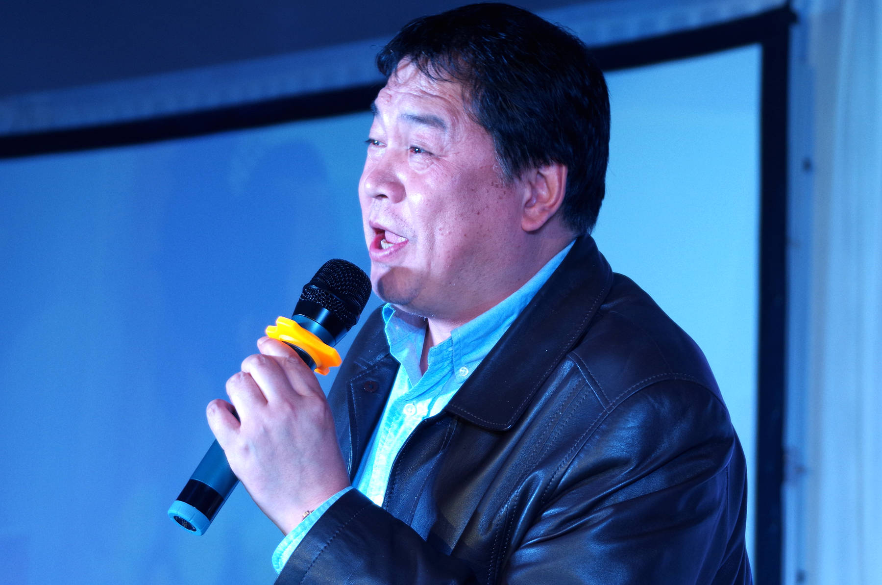 我身边的歌唱家米东风