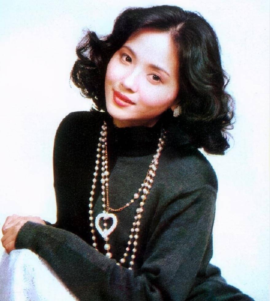 年轻时的颜值可比现在的网红脸的女明星好看多了!