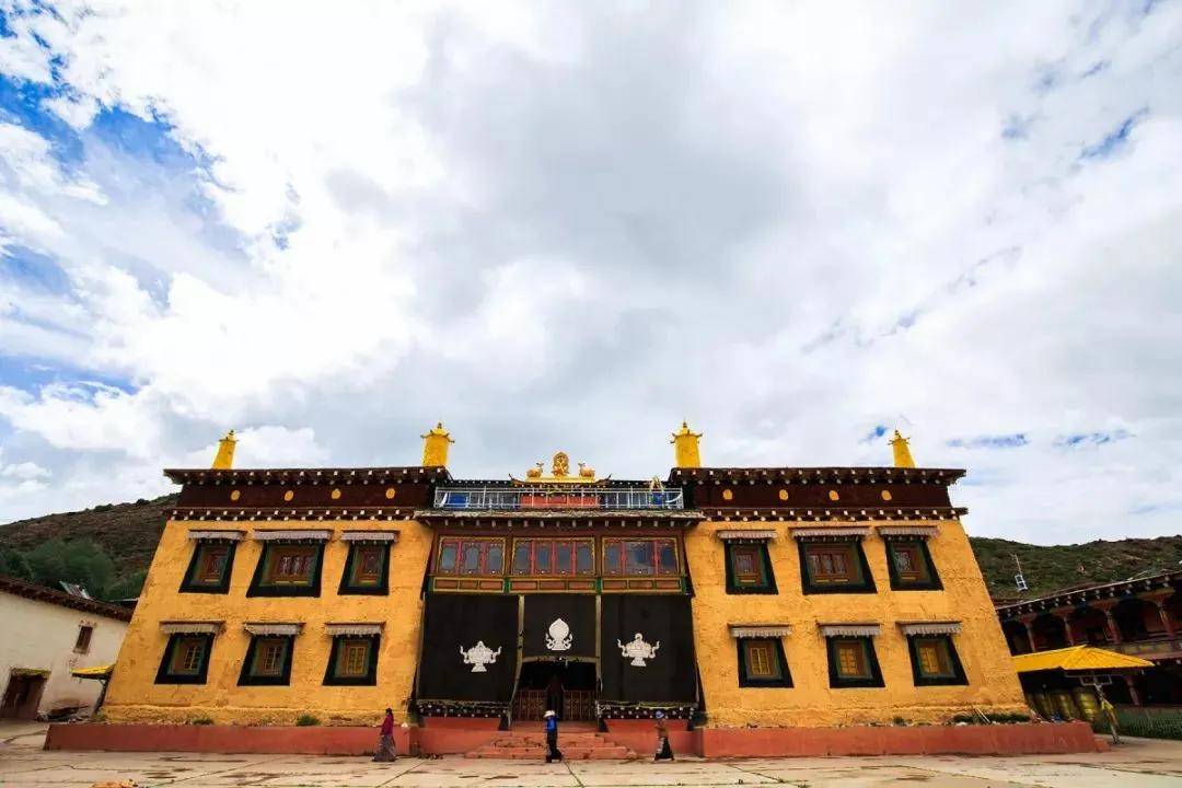 芒康值得一去的景点维色寺