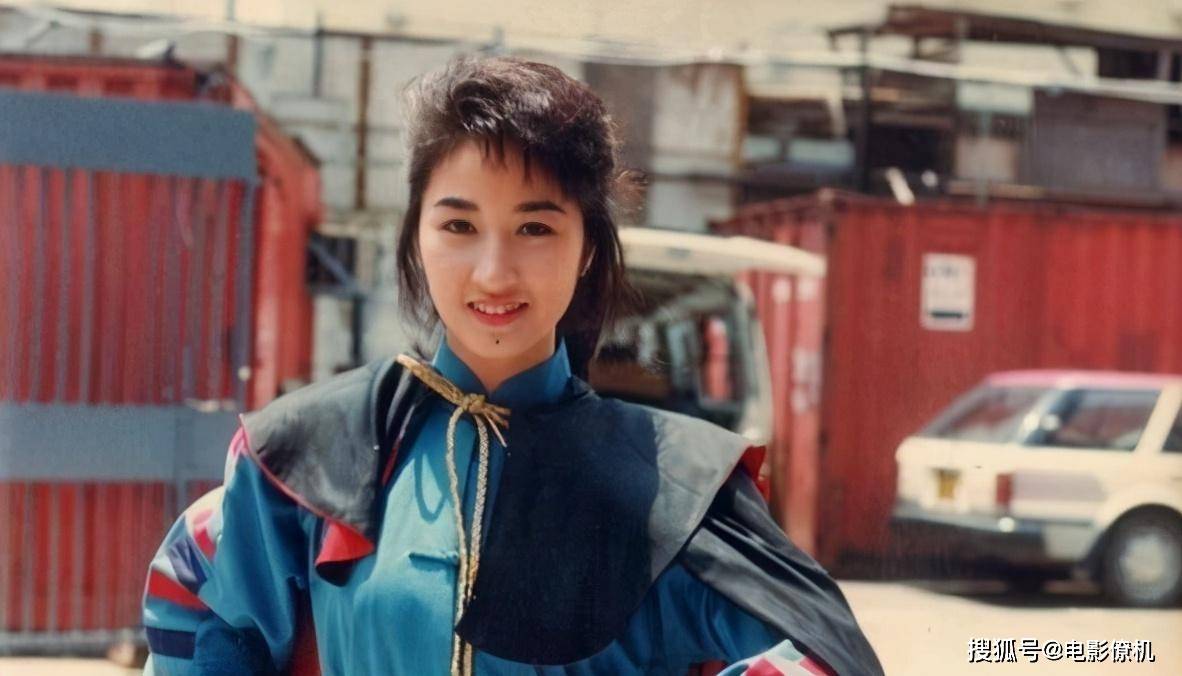 90版中华英雄:俊男靓女齐聚,"华英雄妻子"一脱成名