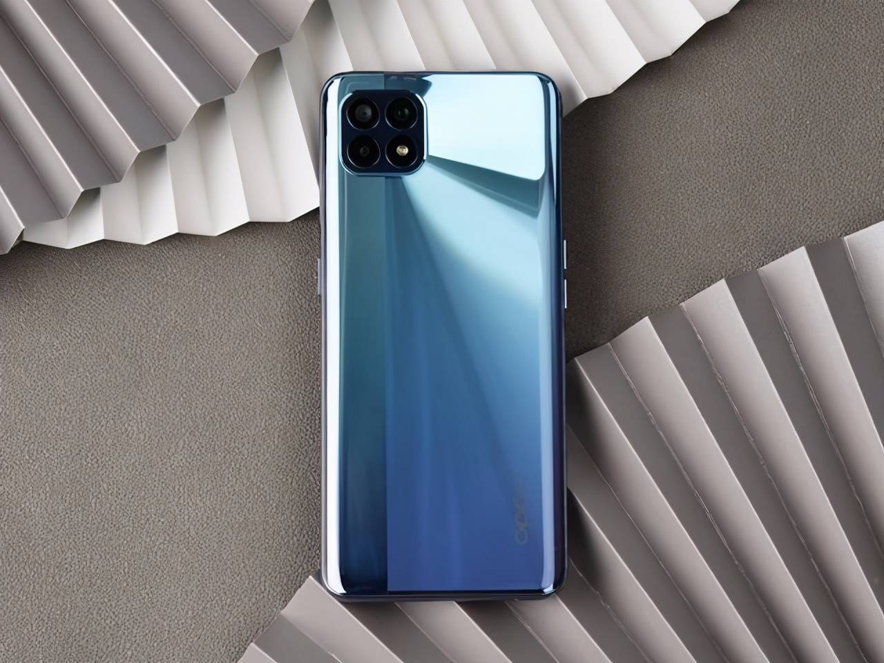 5k!华为oppo新机露锋芒,加速快充普及_reno