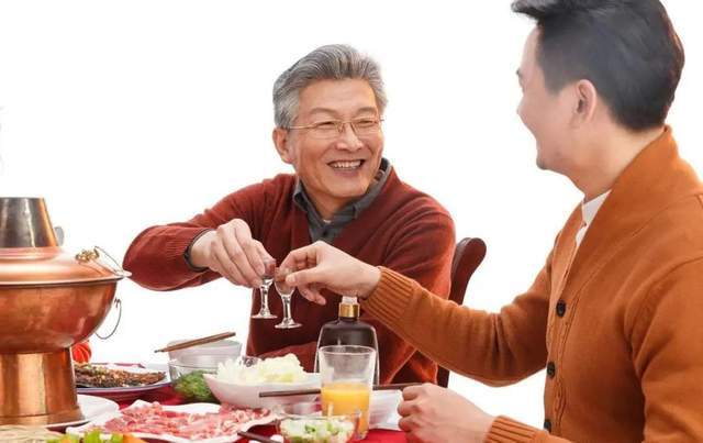 为什么70的中年人都喜欢喝白酒