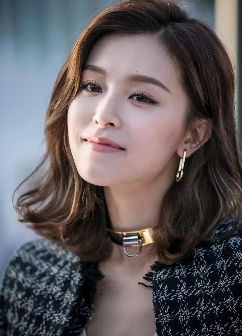 谢霆锋曾对她一见钟情,陈冠希愿为她戒烟,杨颖和她形影不离_文咏珊