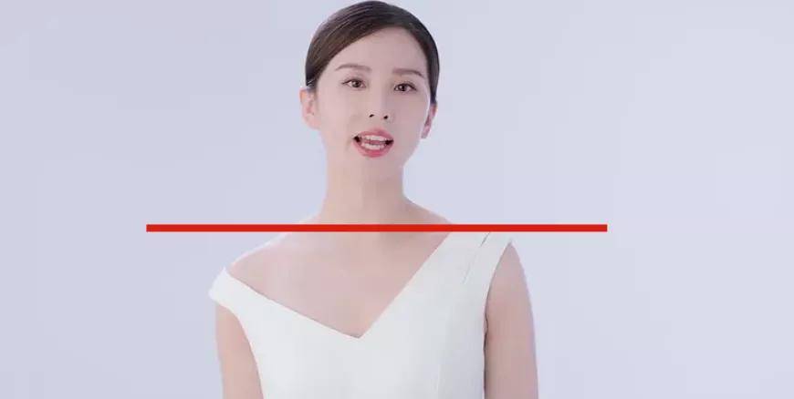 原创天鹅颈代言人刘诗诗竟然也有翻车的一天这突然溜肩又斜方肌粗壮