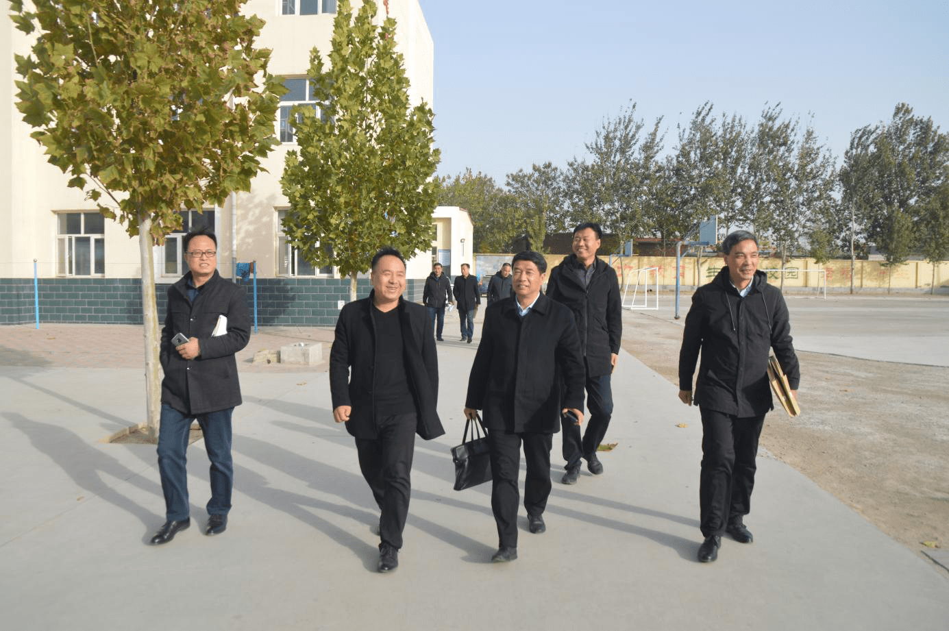 晋州市发挥拔尖人才传帮带作用 促进区域教育发展 —— 冯贵全先进